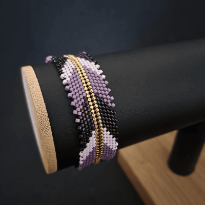Bransoletka Handmade z Koralików w Odcieniach Złota i Fioletu – Elegancja i Styl na Co Dzień